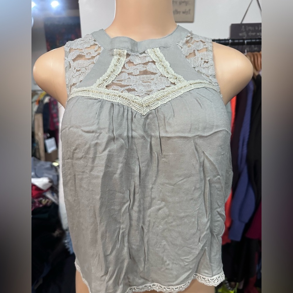 Chloe K Gray Sleeveless Lace Blouse